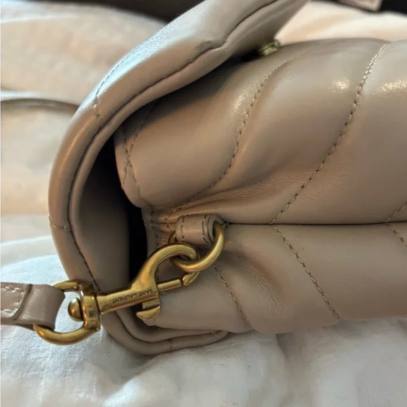 SAINT LAURENT

Calfskin Y Quilted Monogram Toy Loulou Crossbody Bag Dark Beige - Picture 11 of 11